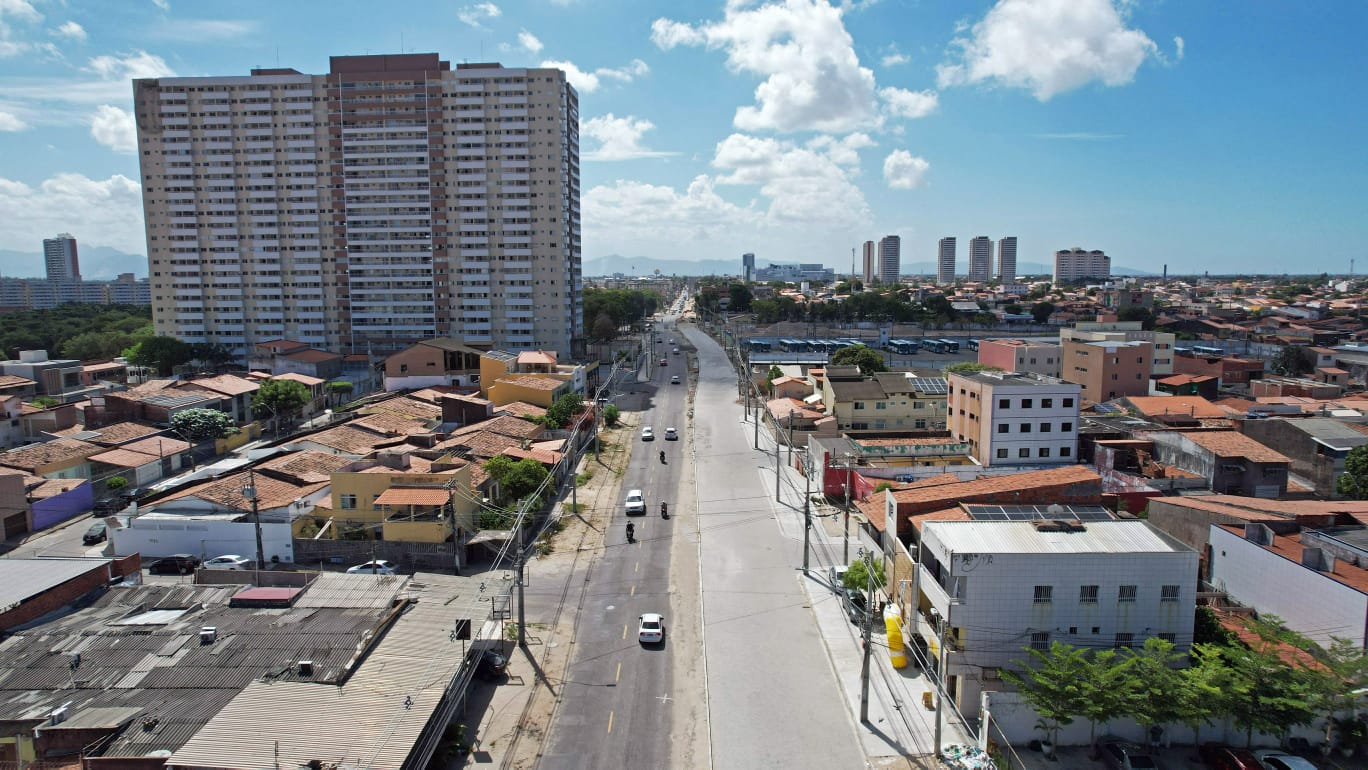 imagem aérea da av. sargento hermínio